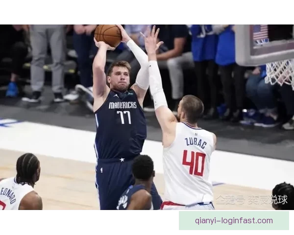 勇士伤兵潮波尔津吉斯罚球时替补席仅剩两人七人缺阵成焦点